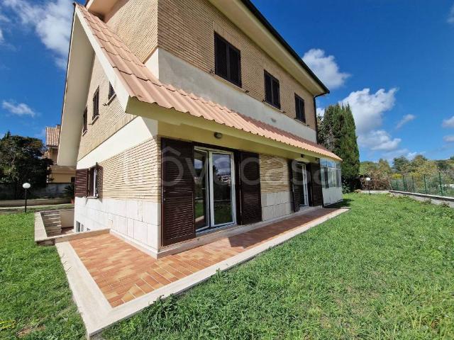 Villa in affitto a Roma via Murello, giardino privato, box, riscaldamento autonomo TrovaCasa