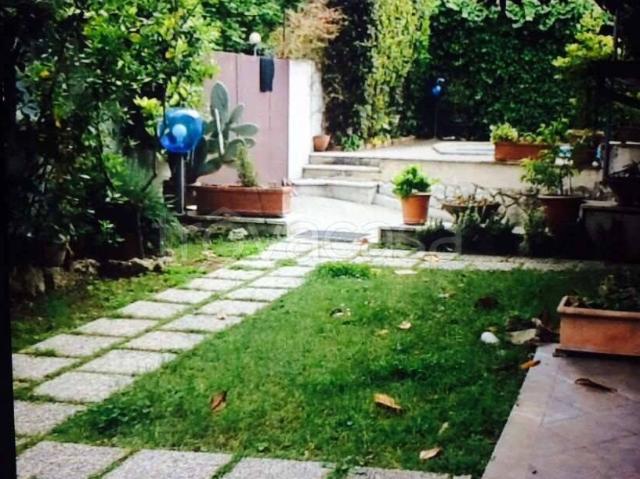 Villa in affitto a Roma, arredato, giardino privato, caminetto TrovaCasa
