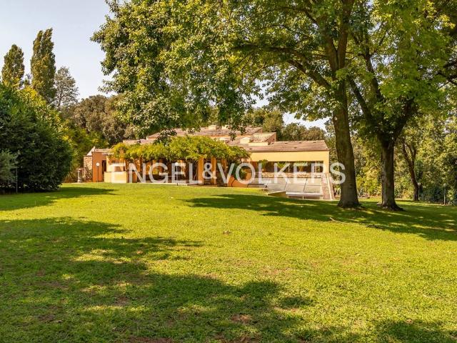 Villa in affitto a Roma largo dell'Olgiata, giardino privato, terrazzo, immobile di prestigio TrovaCasa