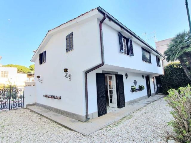 Villa in affitto a Roma RM