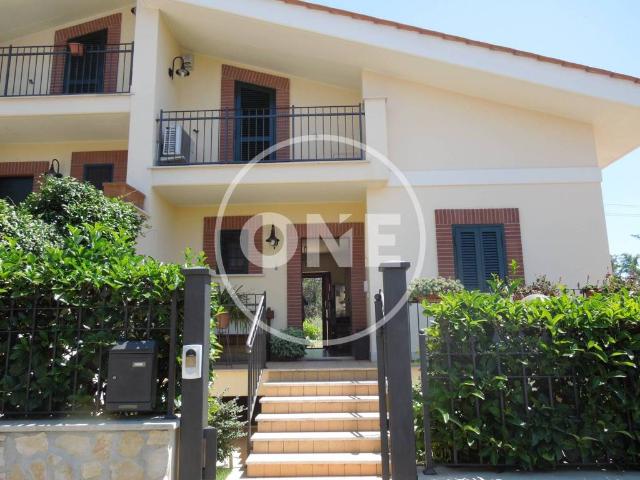 Villa in affitto a Roma RM