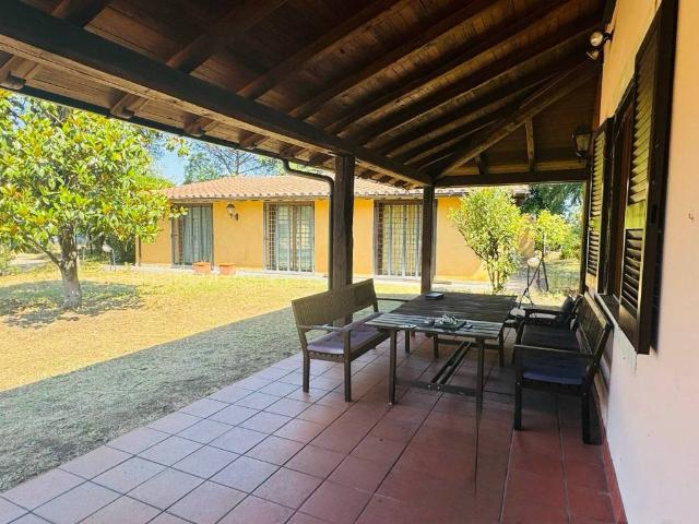 Villa in affitto a Roma RM