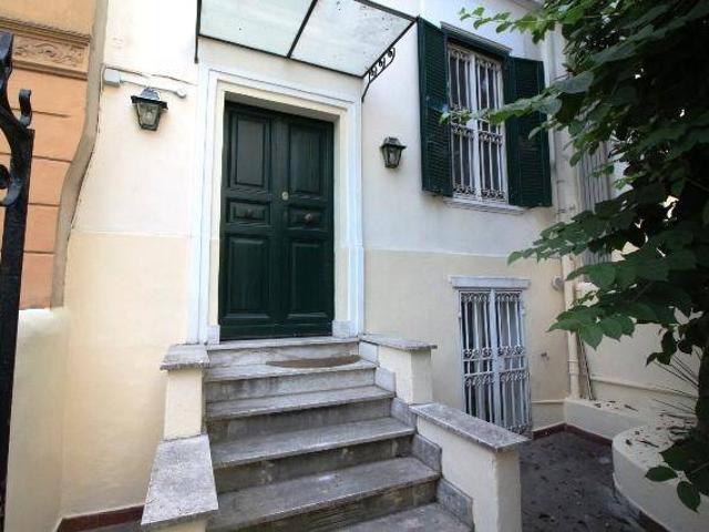 Villa in affitto a Roma RM