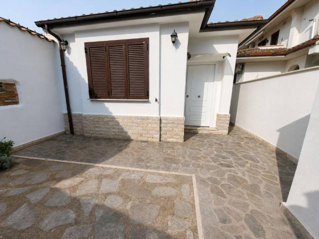 Villa in affitto a Roma RM