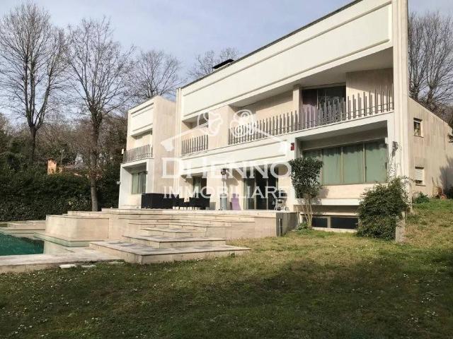 Villa in affitto a Roma RM