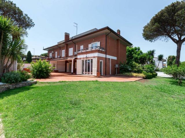 Villa in affitto a Roma RM