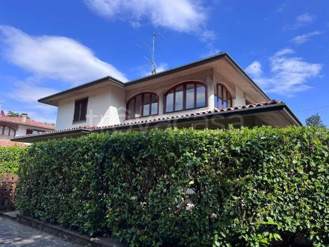 Villa in affitto a Ranica via Saleccia, non arredato/vuoto, giardino privato, caminetto TrovaCasa
