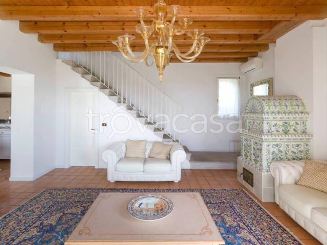Villa in affitto a Refrontolo via Patrioti, giardino privato, box, terrazzo TrovaCasa