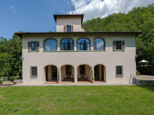 Villa in affitto a Reggello via Viesca, arredato, giardino, posto auto TrovaCasa