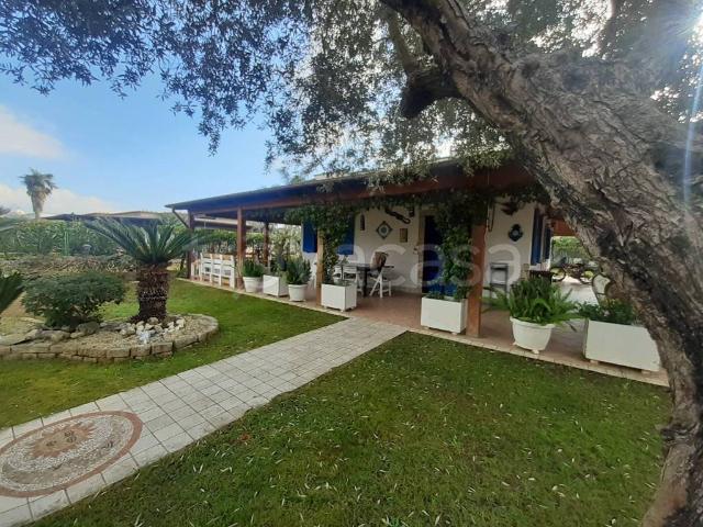 Villa in affitto a Terracina via delle Mimose la Paloma, 4, arredato, giardino privato, posto auto TrovaCasa