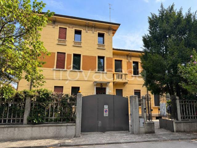 Villa in affitto a Treviso via Nazario Sauro, 3, giardino privato, posto auto, terrazzo TrovaCasa