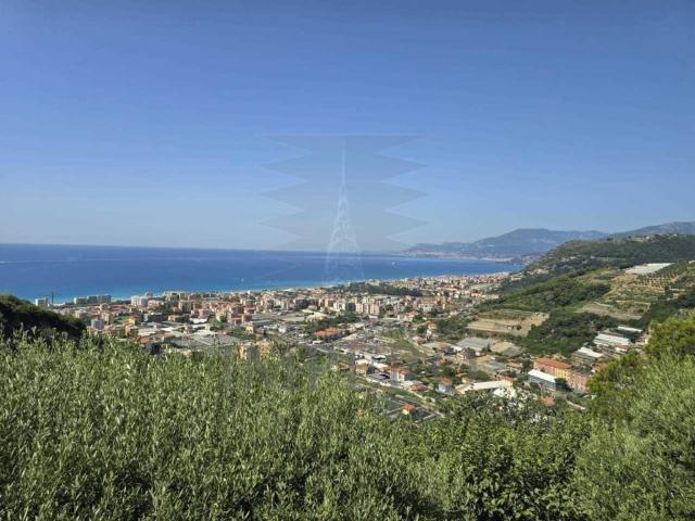 Villa in affitto a Vallecrosia via Conca Verde, 34, non arredato/vuoto, giardino, terrazzo TrovaCasa