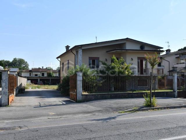 Villa in affitto a Verolavecchia via Vittorio Veneto, 73, non arredato/vuoto, giardino privato, box TrovaCasa