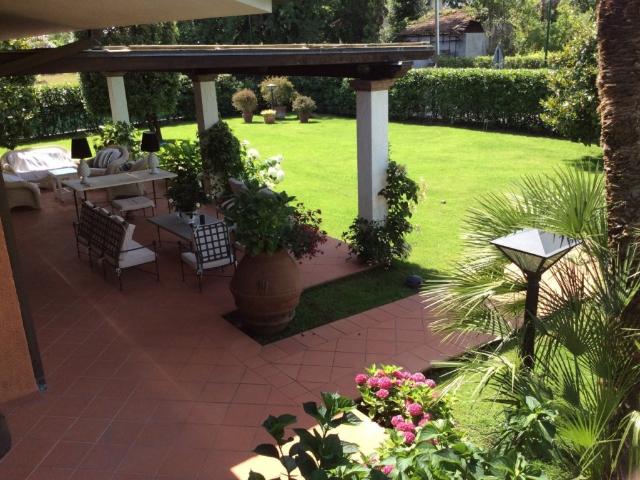 Villa in affitto a Vittoria Apuana, Forte dei Marmi