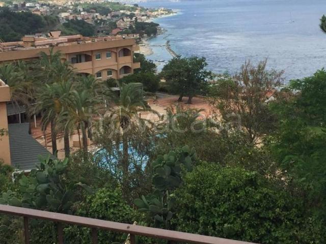 Villa in affitto a Villa San Giovanni località Santa Trada, giardino privato, posto auto, terrazzo TrovaCasa
