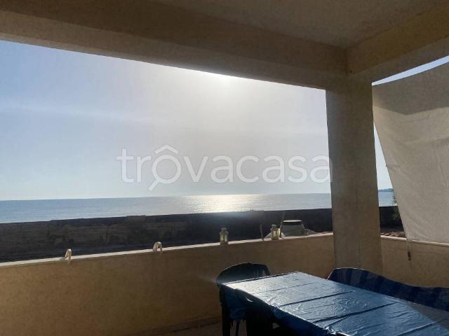 Villa in affitto ad Augusta viale Jonio, arredato, giardino privato, posto auto TrovaCasa