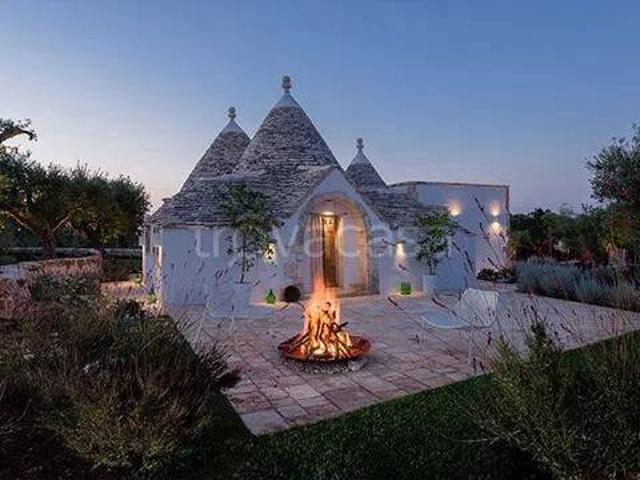 Villa in affitto ad Alberobello via Dante Alighieri, 30, giardino, piscina privata, palestra TrovaCasa
