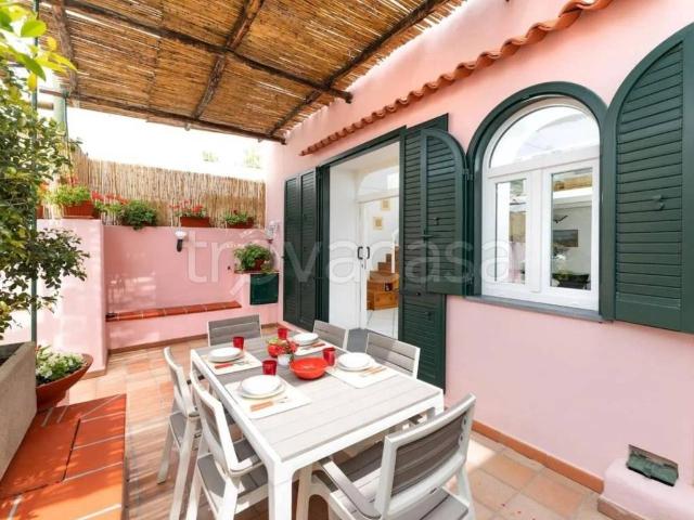 Villa in affitto ad Anacapri vico Filippetto, arredato, giardino privato, terrazzo TrovaCasa