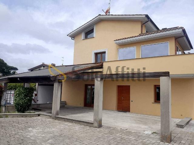 Villa in affitto ad Anguillara Sabazia via Monti della Mandola, 29, giardino privato, box, parzialmente arredato TrovaCasa