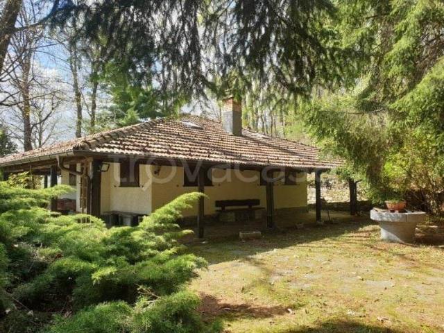 Villa in affitto ad Armeno, giardino privato, posto auto, lavatrice TrovaCasa