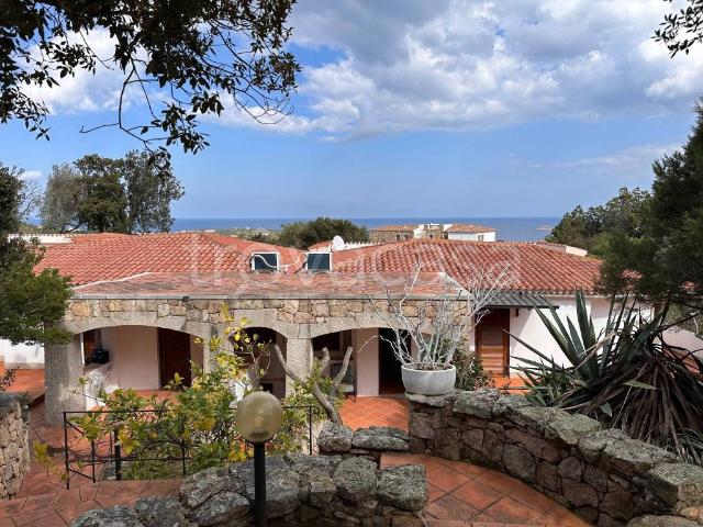 Villa in affitto ad Arzachena via della Pantogia, arredato, giardino privato, posto auto TrovaCasa