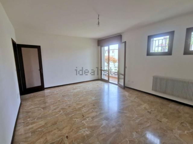 Villa in affitto di 120 m² in Via Oberdan