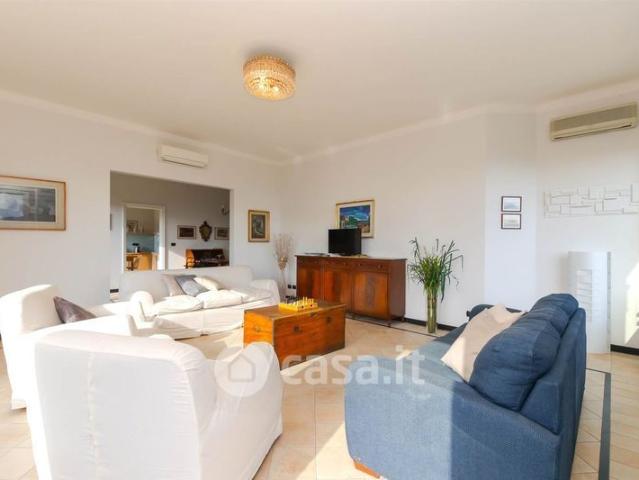 Villa in Affitto in Via Conca del Sole 25 a Rapallo
