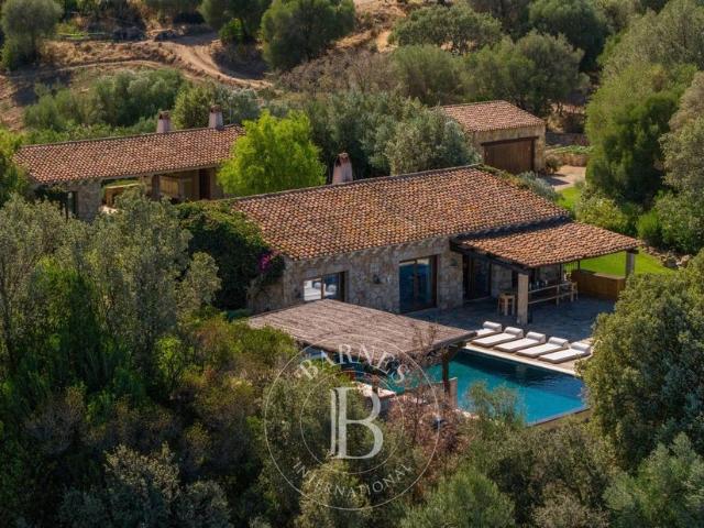 Prestigiosa villa di 260 mq in affitto Luogosanto, Sardegna
