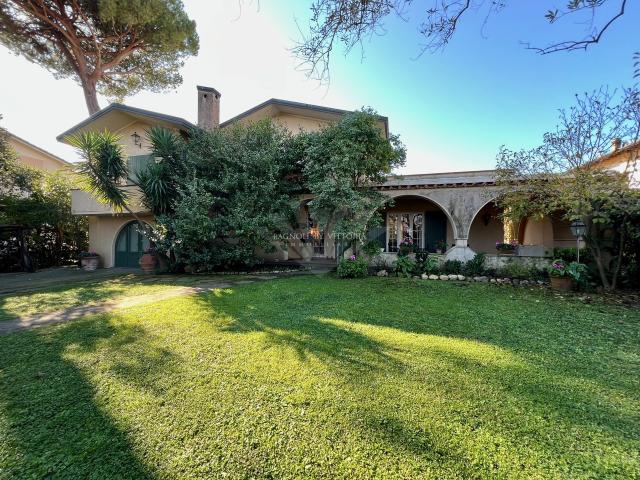 Villa in Affitto Pietrasanta Marina Di Pietrasanta