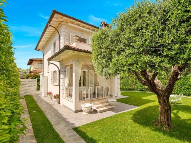 Villa in Affitto Pietrasanta Residenziale