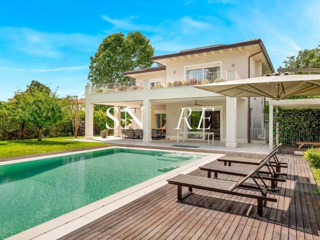 Villa in affitto Via Padre Ignazio da Carrara, Forte dei Marmi, Toscana