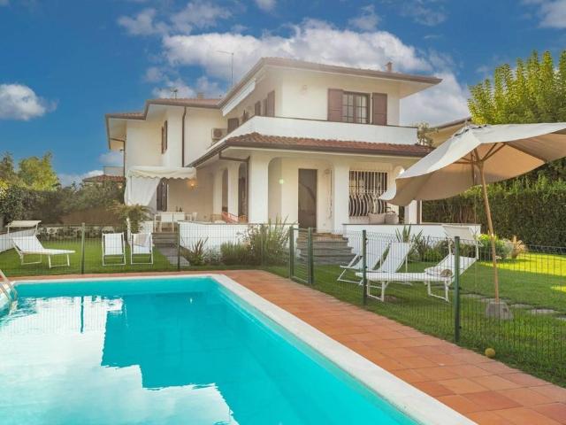 Villa in affitto Via Piave, 136, Forte dei Marmi, Toscana