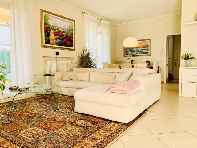 Villa in affitto Vittoria Apuana, Forte dei Marmi