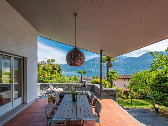 Villa in einer privilegierten Lage mit Blick auf den See