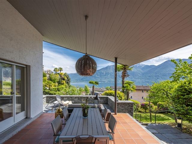 Villa in einer privilegierten Lage mit Blick auf den See