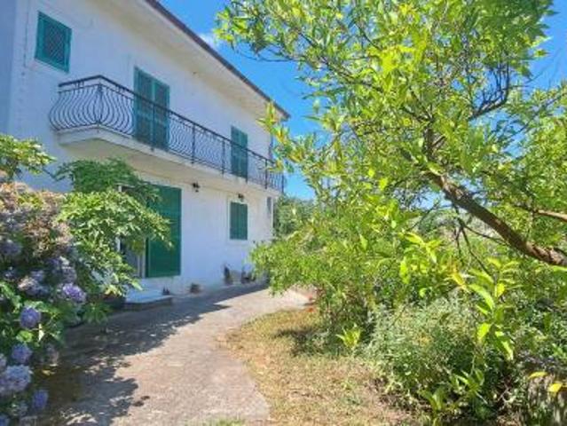 Villa in fagnano