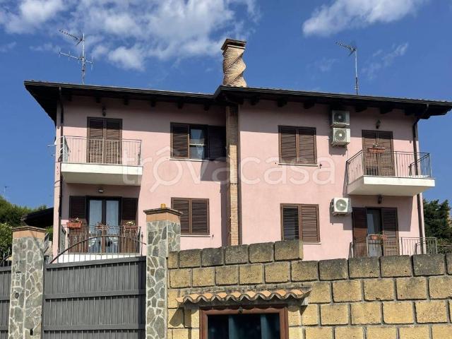 Villa in in affitto da privato a Tiriolo via Sandro Pertini, 13, da privato, riscaldamento autonomo, caminetto TrovaCasa