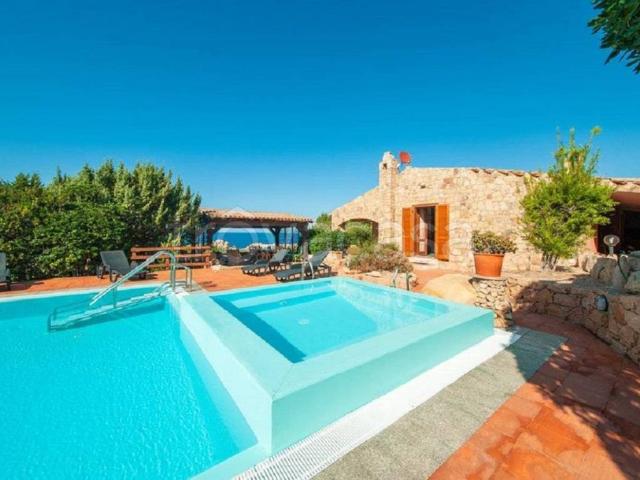 Villa in in affitto da privato a Trinità d'Agultu e Vignola via La Piana, terrazzo, da privato, piscina TrovaCasa