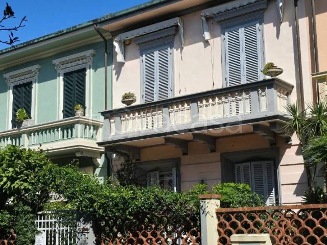Villa in in affitto da privato a Viareggio via Indipendenza, 64, da privato, aria condizionata, mansarda abitabile TrovaCasa