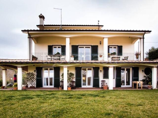 Villa in in affitto da privato a Campagnano di Roma strada del Prataccio, 20, da privato, piscina TrovaCasa