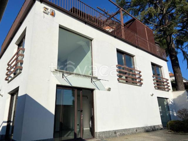 Villa in in affitto da privato a Cantù via Ugo Ricci, 48, arredato, giardino, posto auto TrovaCasa