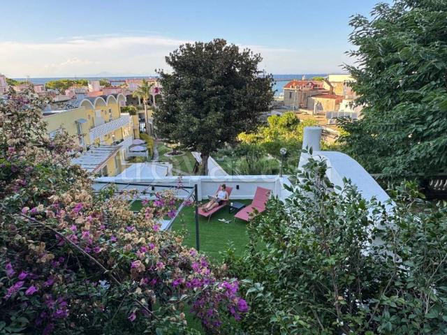 Villa in in affitto da privato a Casamicciola Terme via Dottor Mennella, 26, giardino privato, da privato, vista mare TrovaCasa