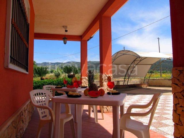 Villa in in affitto da privato a Chiaramonte Gulfi contrada Petraro, 1, giardino, da privato TrovaCasa