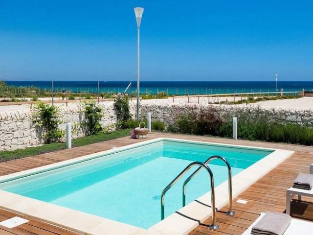 Villa in in affitto da privato a Noto viale della Scogliera, 48, da privato, fronte mare TrovaCasa