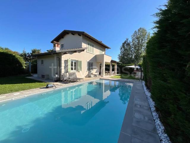 Villa in in affitto da privato a Pietrasanta via Torretta, 39, da privato, piscina TrovaCasa