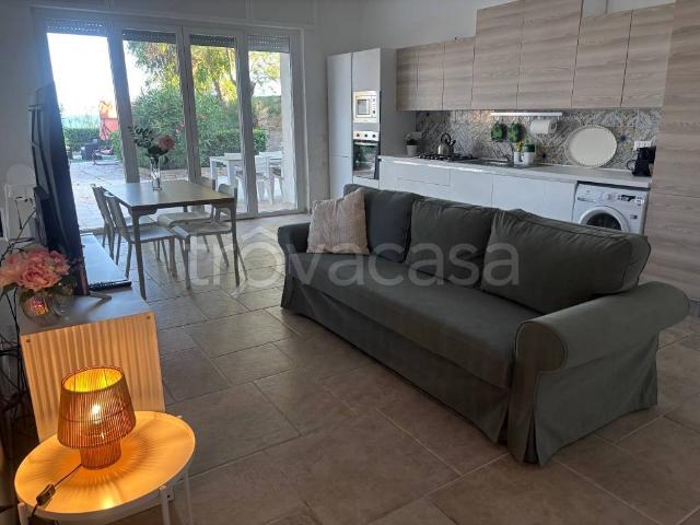Villa in in affitto da privato a Pulsano via Litoranea Salentina, 34, giardino, da privato, frigorifero TrovaCasa
