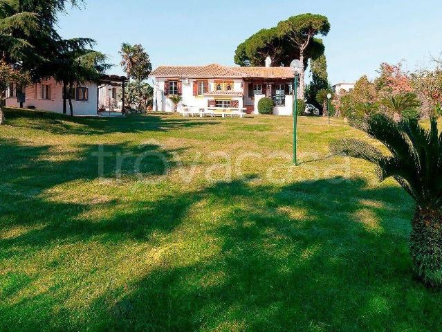 Villa in in affitto da privato a San Felice Circeo via Giacomo Leopardi, 54, da privato, lavatrice, piscina TrovaCasa