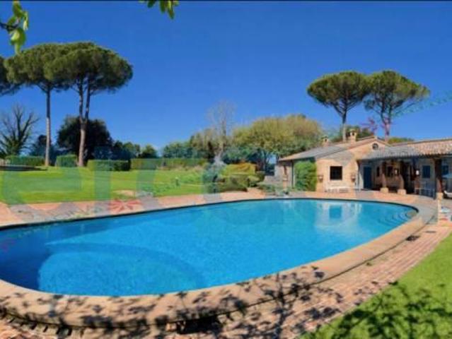Villa in ottime condizioni in affitto a Roma