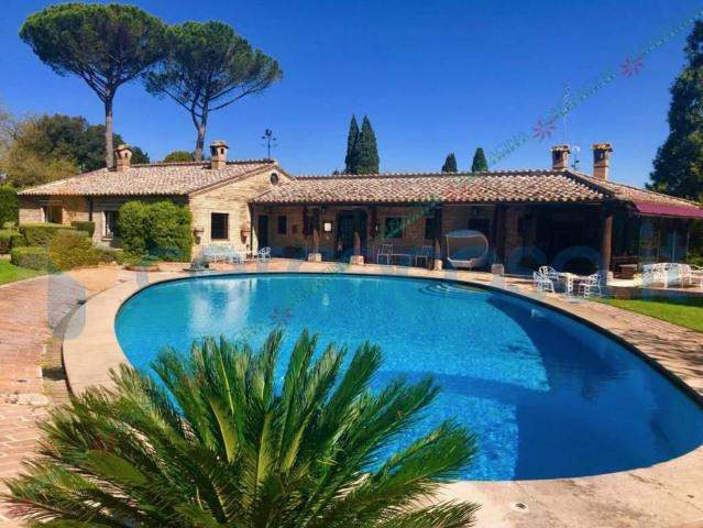 Villa in ottime condizioni in affitto a Roma