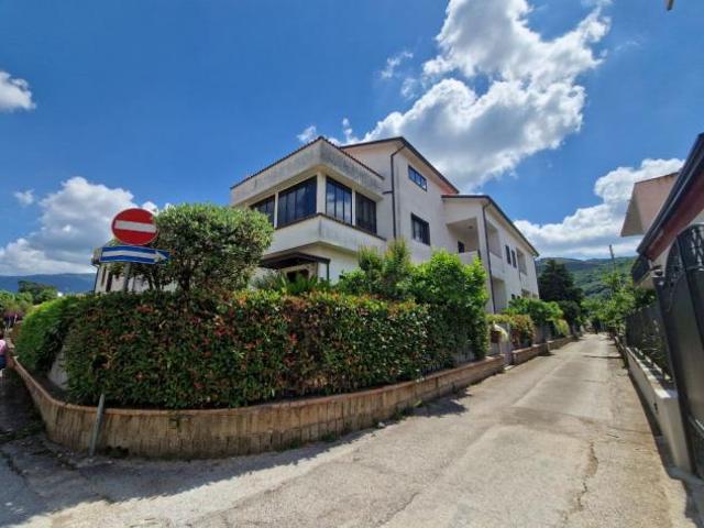Villa in piazza trieste